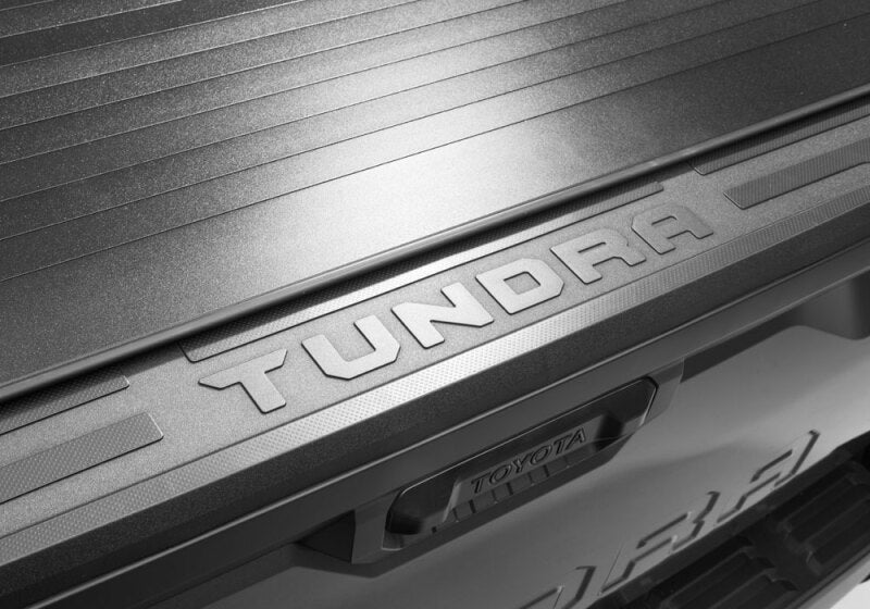 Load image into Gallery viewer, Retrax 19-22 Chevy/GMC Silverado/Sierra 1500 6.5ft. Bed (2022 LTD/Limited Models ONLY) Retrax EQ