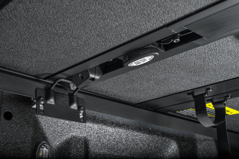 Load image into Gallery viewer, Extang 2024 Ford Ranger (5ft Bed) Solid Fold ALX Bed Cover