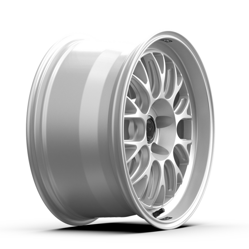 Load image into Gallery viewer, fifteen52 Holeshot RSR 18x9.5 5x120 22mm ET 72.56mm Center Bore Radiant Silver