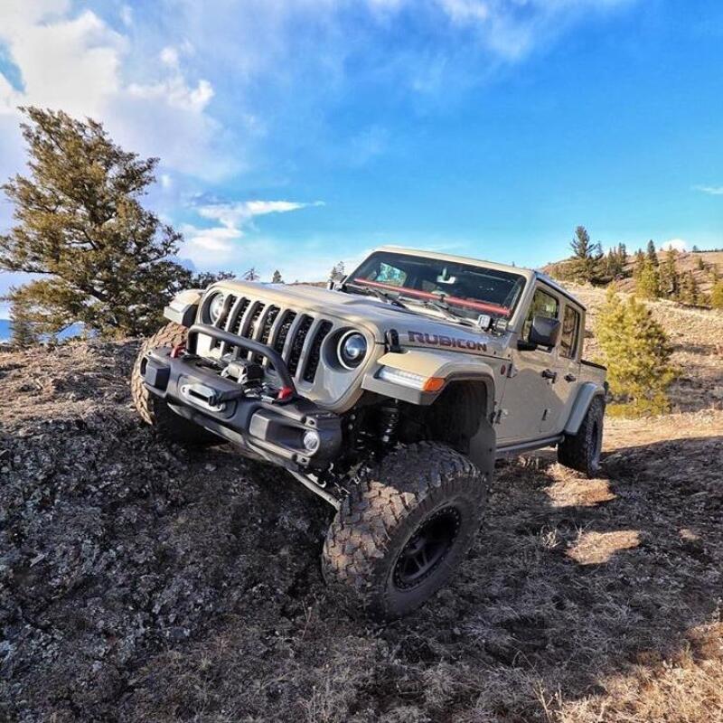 Load image into Gallery viewer, Oracle Oculus Bi-LED Projector Headlights for Jeep JL/Gladiator JT Satin Silver 5500K