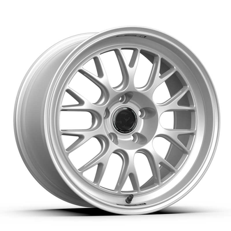 Load image into Gallery viewer, fifteen52 Holeshot RSR 18x10.5 5x120 25mm ET 72.56mm Center Bore Radiant Silver