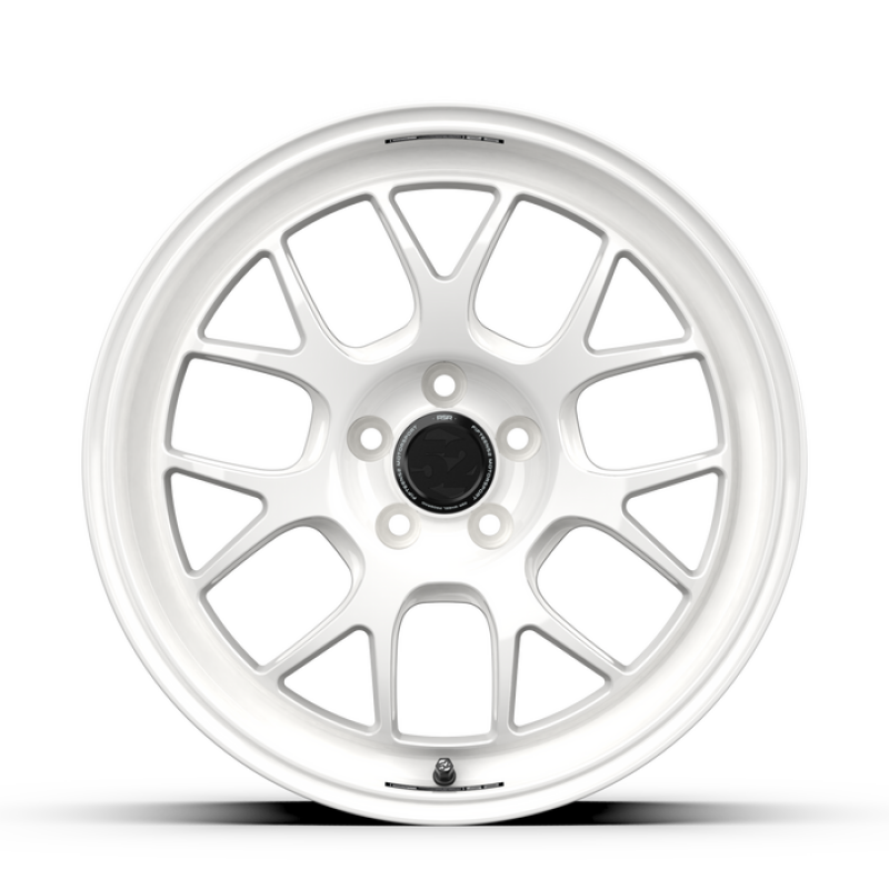 Load image into Gallery viewer, fifteen52 Apex RSR 18x9.5 5x114.3 38mm ET 73.1mm Center Bore Rally White