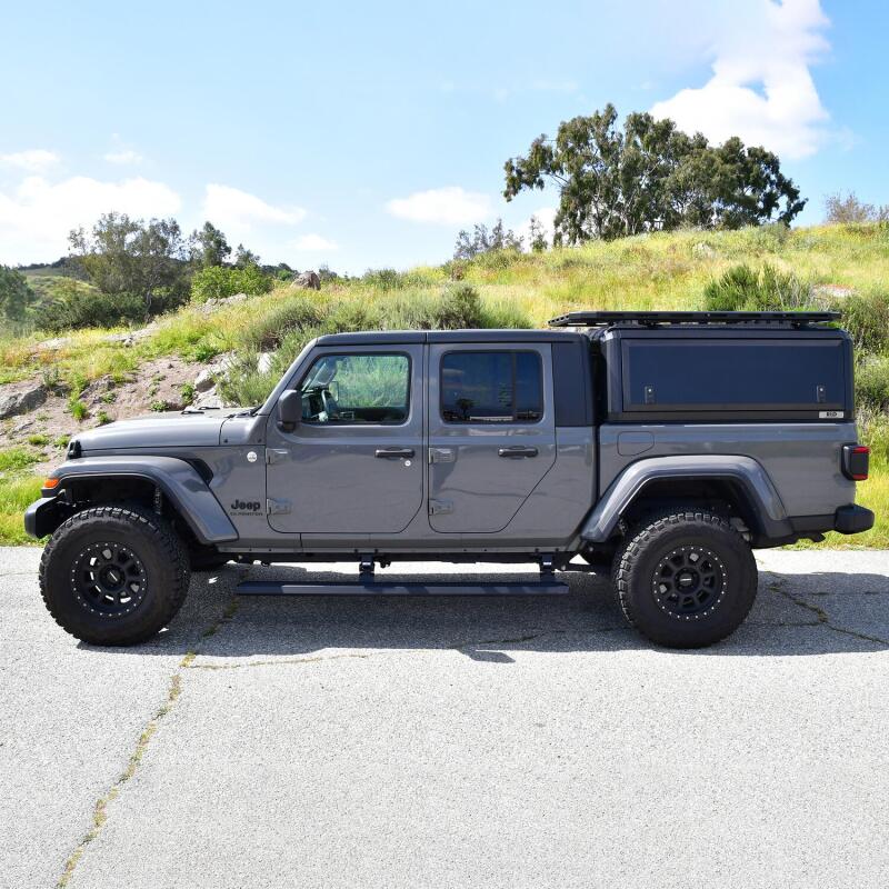 Load image into Gallery viewer, Westin 20-24 Jeep Gladiator Pro-e Running Boards - Tex. Blk