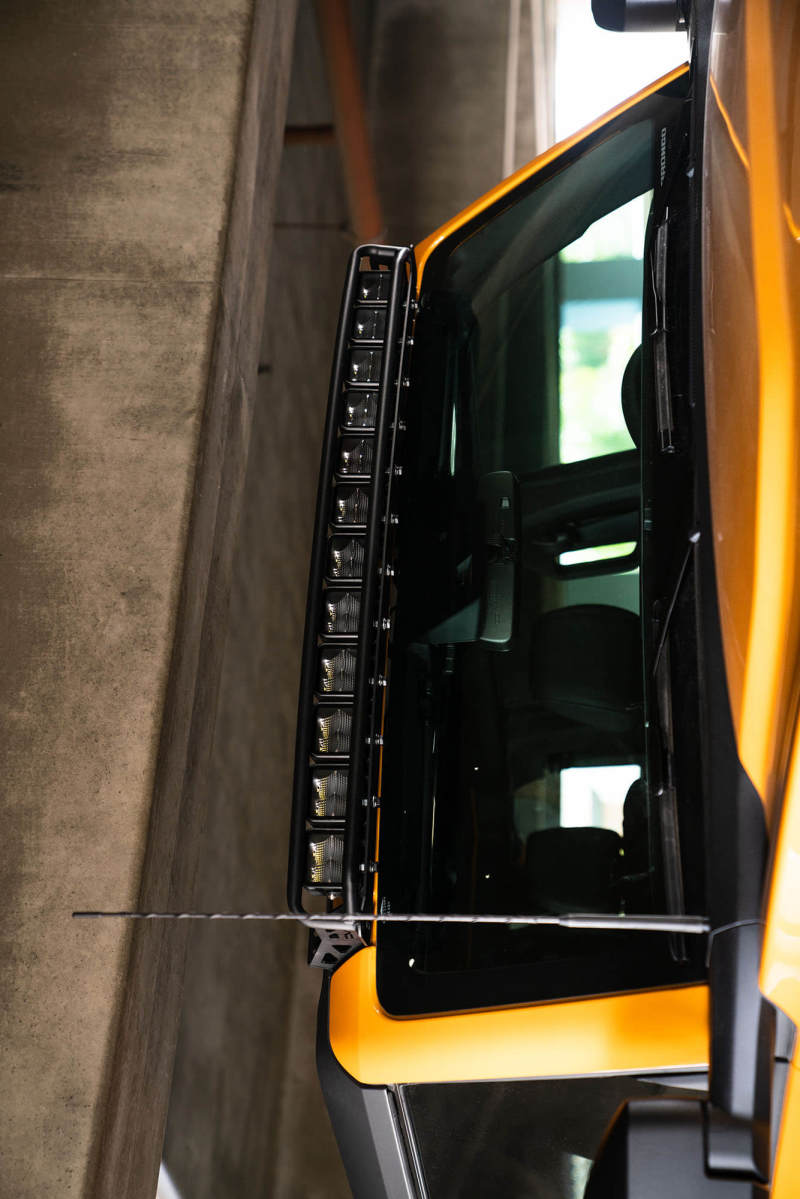 Load image into Gallery viewer, DV8 Offroad 21+ Ford Bronco Curved Light Bracket for 12 3in. Pod Lights