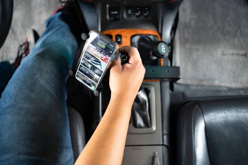 Load image into Gallery viewer, DV8 Offroad 03-09 Lexus GX 470 Center Console Molle Panels & Digital Device Bridge