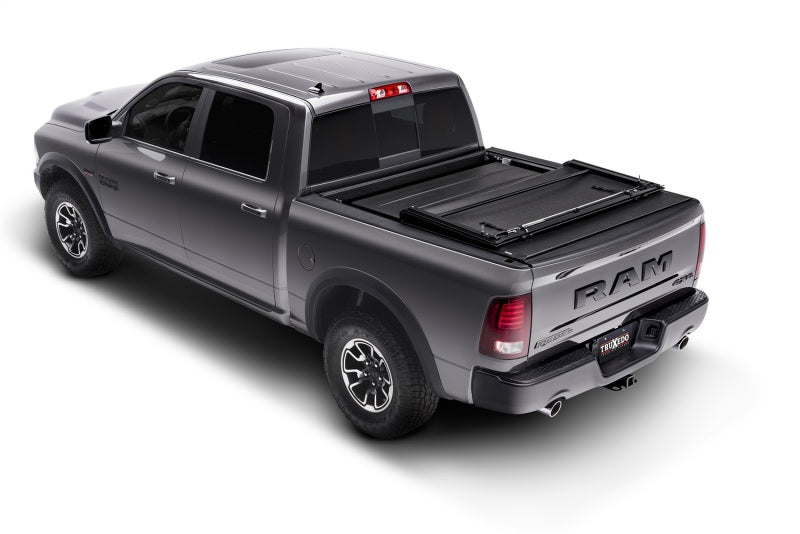 Load image into Gallery viewer, Truxedo 09-18 Ram 1500 & 19-20 Ram 1500 Classic 6ft 4in Deuce Bed Cover