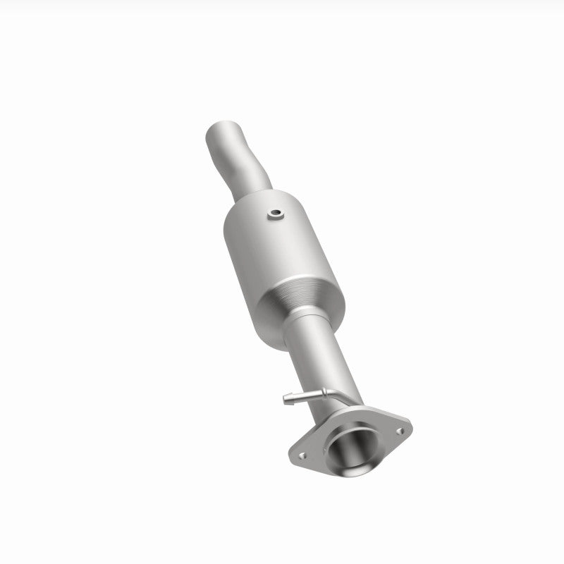 Load image into Gallery viewer, MagnaFlow 09-10 Ford F-550 Super Duty V10 6.8L Rear Underbody Direct Fit Catalytic Converter