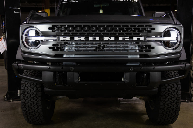 Load image into Gallery viewer, Mishimoto 21+ Ford Bronco 2.7L High Mount INT Kit BK Pipes BK Core