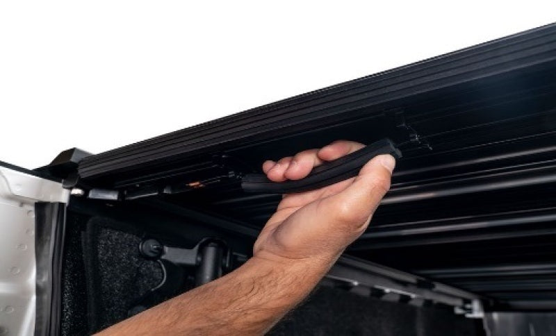 Load image into Gallery viewer, Retrax 07-13 Chevrolet/GMC 1500 & 07-14 2500/3500 (6.5ft. Bed) Retrax IX
