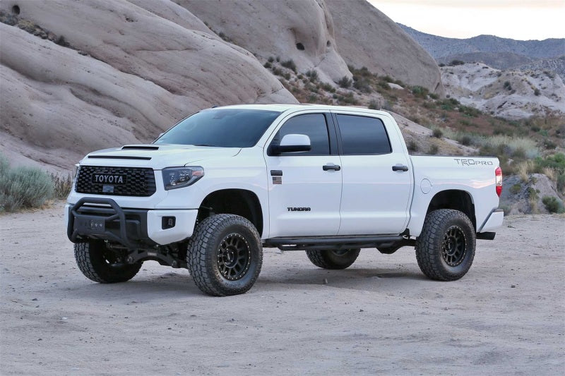 Load image into Gallery viewer, Fabtech 16-19 Toyota Tundra 4WD Trd Pro 4in Perf Sys w/Dlss 2.5 C/O Resi &Rr Dlss