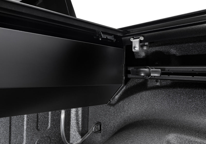 Load image into Gallery viewer, Retrax 15-up F-150 Super Crew & Super Cab 5.5ft Bed RetraxPRO MX