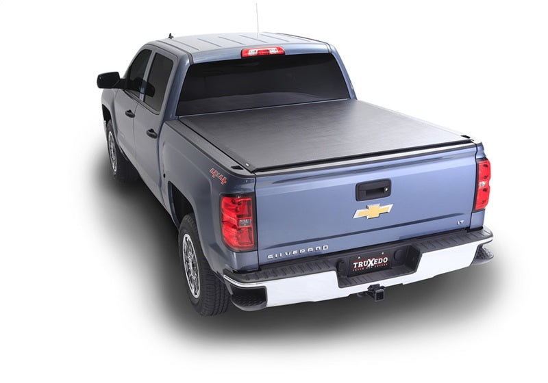 Load image into Gallery viewer, Truxedo 07-13 GMC Sierra & Chevrolet Silverado 1500 5ft 8in Deuce Bed Cover
