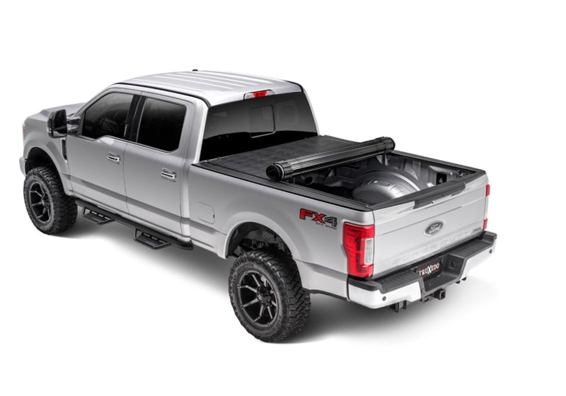 Load image into Gallery viewer, Truxedo 14-18 GMC Sierra & Chevrolet Silverado 1500 5ft 8in Sentry Bed Cover