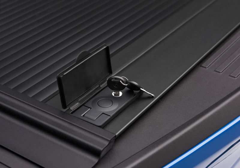 Load image into Gallery viewer, Retrax 04-08 F-150 Super Crew & Super Cab 5.5ft Bed RetraxONE MX