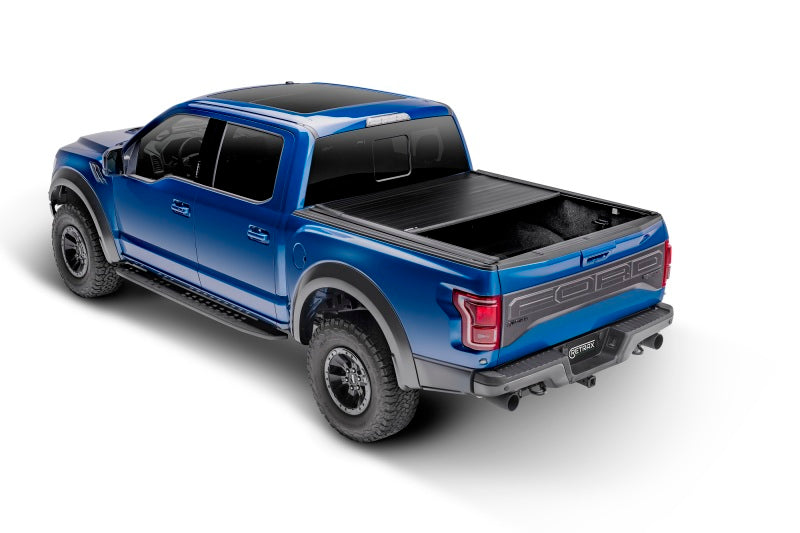Load image into Gallery viewer, Retrax 07-13 Chevrolet/GMC 1500 & 07-14 2500/3500 (6.5ft. Bed) Retrax IX
