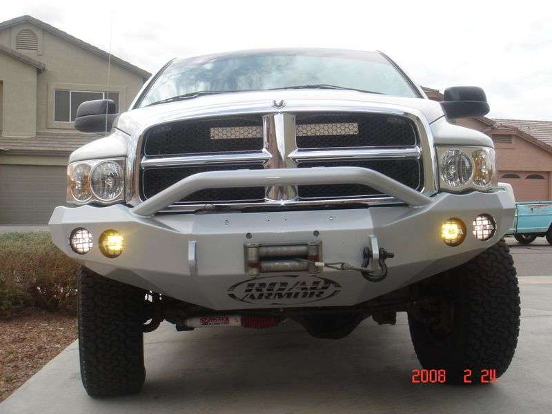 Load image into Gallery viewer, Road Armor 03-05 Dodge 2500 Stealth Front Winch Bumper w/Pre-Runner Guard - Tex Blk