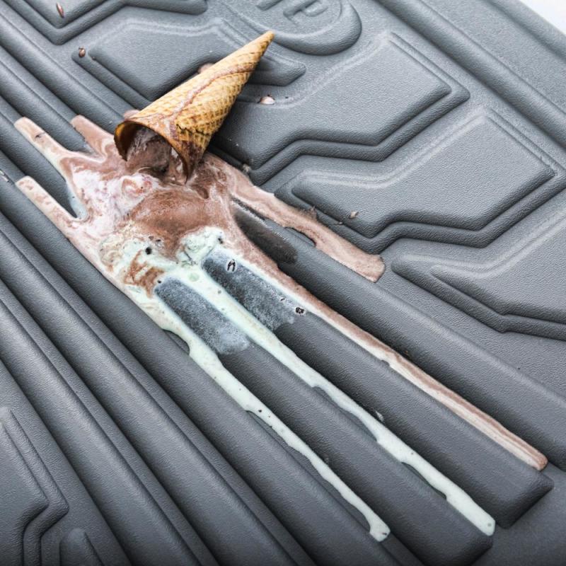 Load image into Gallery viewer, Lund 07-13 Toyota Tundra Access Cab Catch-It Floormats Rear Floor Liner - Black (1 Pc.)