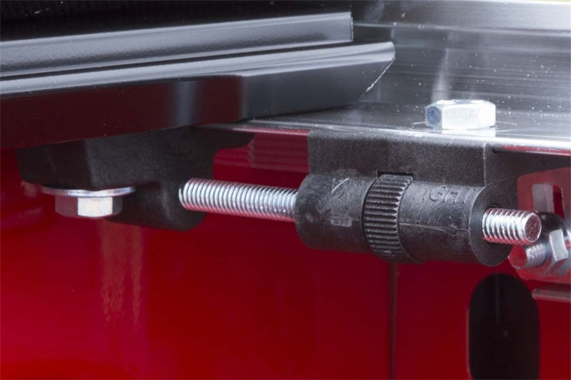 Load image into Gallery viewer, Access Tonnosport 17-19 NIssan Titan 5-1/2ft Bed (Clamps On w/ or w/o Utili-Track) Roll-Up Cover