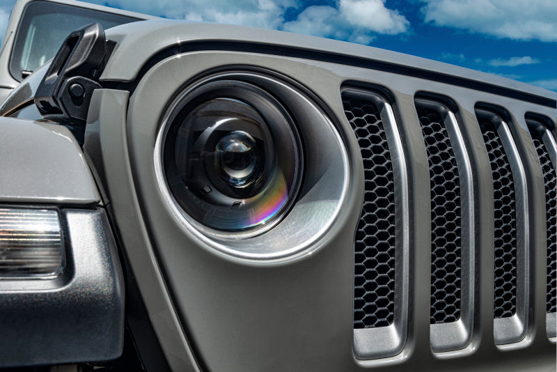 Load image into Gallery viewer, Oracle Jeep Wrangler JL Oculus Bi-LED Projector Headlights- Graphite Metallic - 5500K SEE WARRANTY
