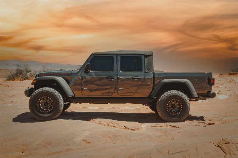 Load image into Gallery viewer, Tuff Country 20-23 Jeep Gladiator 3.5in Suspension Lift No Shocks
