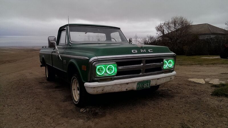 Load image into Gallery viewer, Oracle Pre-Installed Lights 5.75 IN. Sealed Beam - Green Halo SEE WARRANTY
