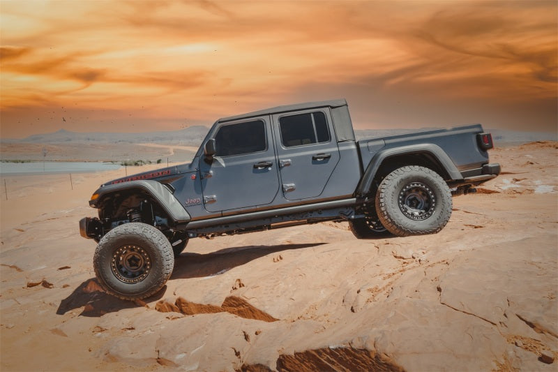 Load image into Gallery viewer, Tuff Country 20-23 Jeep Gladiator 3.5in Suspension Lift No Shocks

