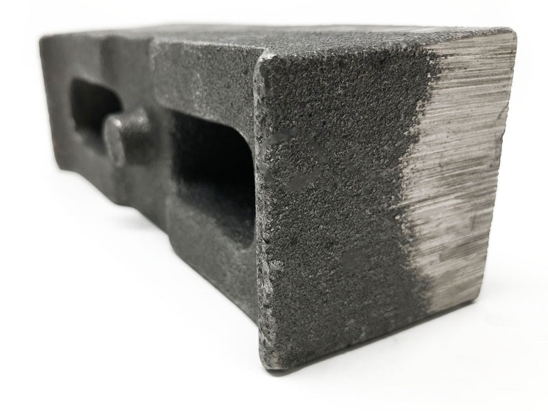 Load image into Gallery viewer, Tuff Country 01-10 Chevy Silverado 2500HD/3500 4wd 2in Cast Iron Lift Blocks Pair
