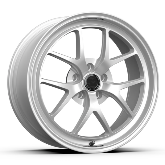 fifteen52 Sector RSR -19x9.5 / 5x120 / 22mm ET / 72.56mm Center Bore - Radiant Silver