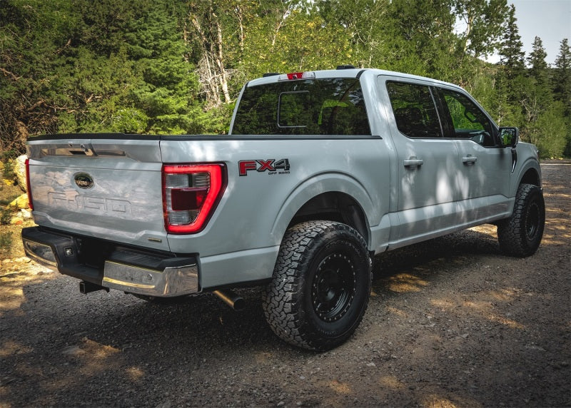 Load image into Gallery viewer, Tuff Country 21-23 Ford F-150 4x4 3in Front Lift Kit with Shocks
