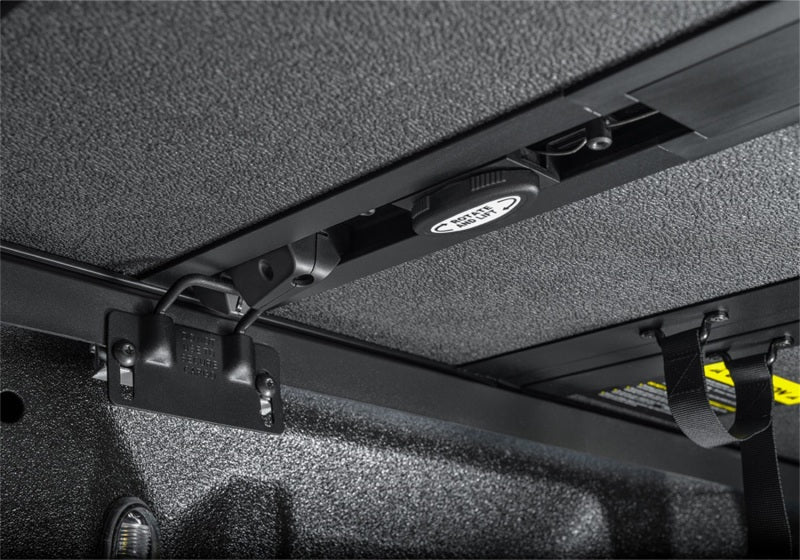 Load image into Gallery viewer, Extang 21-23 Ford F-150 (5ft. 7in. Bed) Solid Fold ALX

