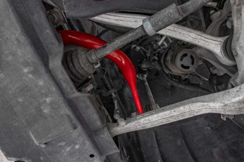 Load image into Gallery viewer, UMI 16-24 Chevrolet Camaro Suspension Stabilizer Bar - Red
