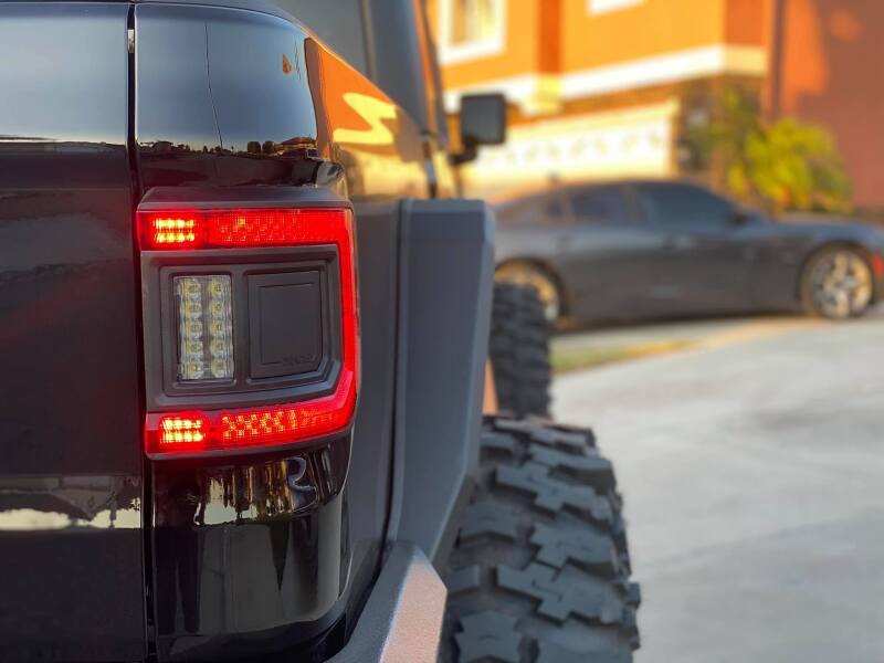 Load image into Gallery viewer, Oracle Jeep Gladiator JT Flush Mount LED Tail Lights SEE WARRANTY
