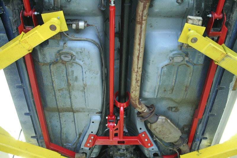 Load image into Gallery viewer, UMI Performance 82-92 GM F-Body Tunnel Mount Trq. Arm T5/ TH350 Loop - Red
