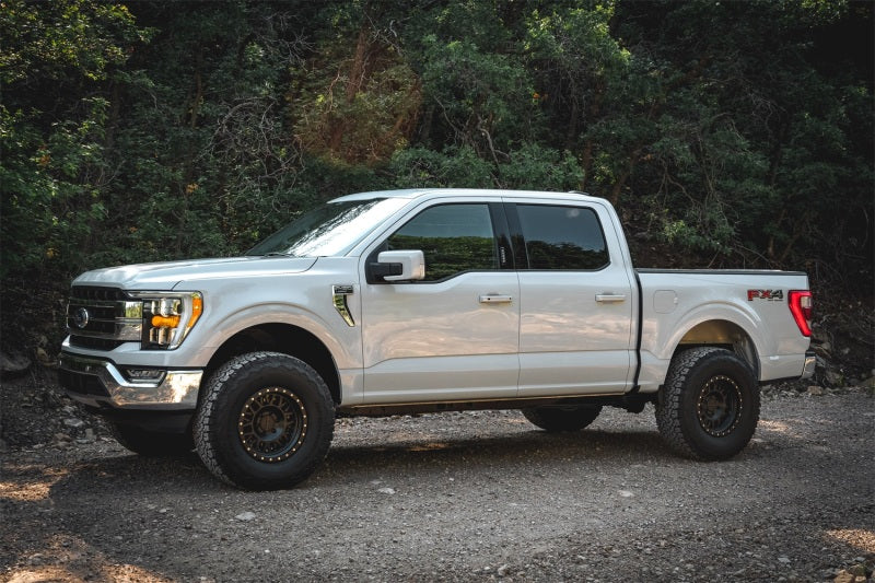 Load image into Gallery viewer, Tuff Country 21-23 Ford F-150 4x4 3in Front Lift Kit with Shocks
