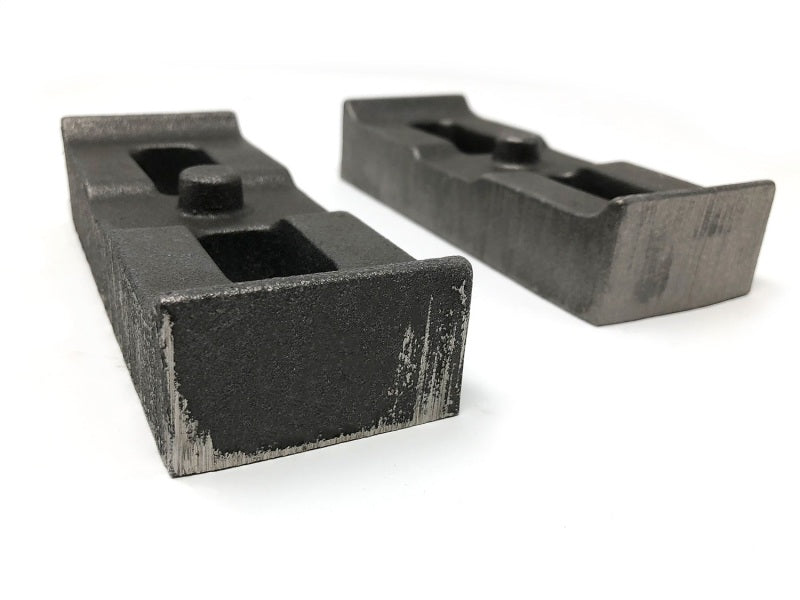 Load image into Gallery viewer, Tuff Country 01-10 GMC Sierra 2500HD/3500 4wd 1in Cast Iron Lift Blocks Pair
