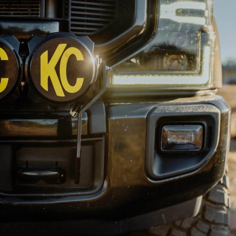 Load image into Gallery viewer, KC HiLiTES 2017+ Ford Super Duty Gravity LED Pro6 7-Light Bar Kit - Front Bumper
