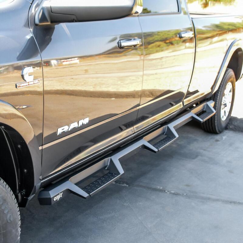 Load image into Gallery viewer, Westin/HDX 19-20 Ram 2500/3500 Crew Cab (8ft Bed) Drop Wheel to Wheel Nerf Step Bars - Txt Black
