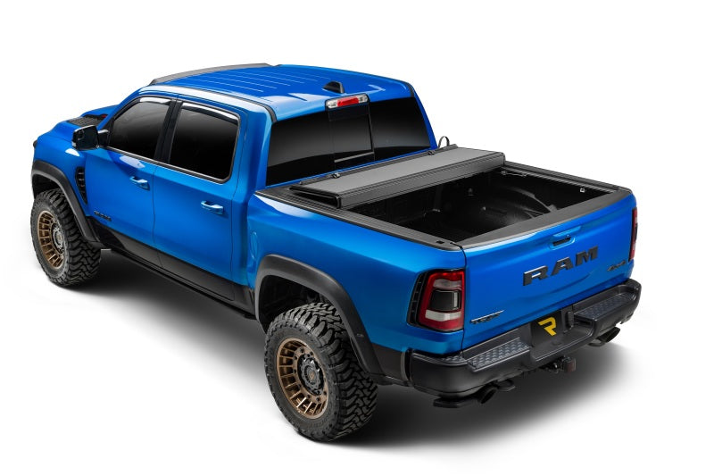 Load image into Gallery viewer, Extang 17-23 Nissan Titan (with/without Rail Sys) 5.6ft. Bed Endure ALX
