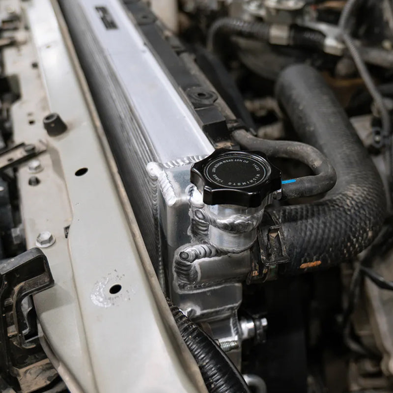 Load image into Gallery viewer, Mishimoto High-Pressure 1.3 Bar Radiator Cap Small Non-Directional
