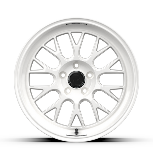 fifteen52 Holeshot RSR 18x9.5 5x114.3 38mm ET 73.1mm Center Bore Rally White