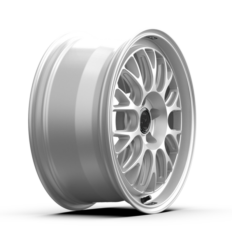 Load image into Gallery viewer, fifteen52 Holeshot RSR 18x8.5 5x112 42mm ET 57.1mm Center Bore Radiant Silver
