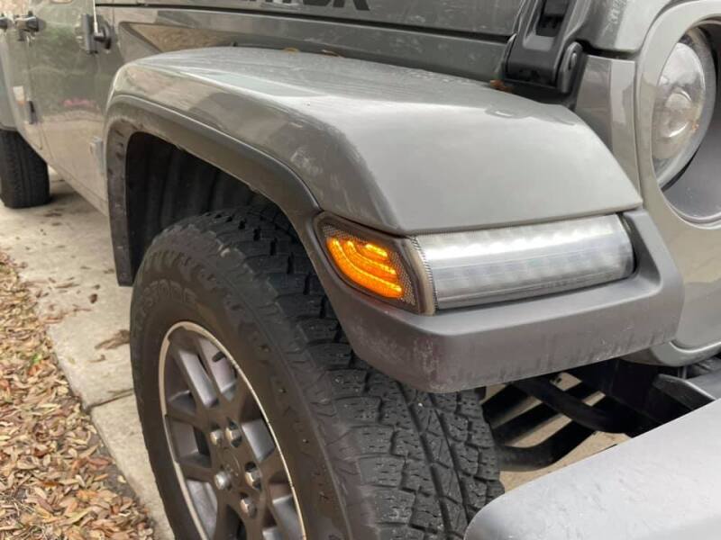 Load image into Gallery viewer, Oracle Jeep Wrangler JL Smoked Lens LED Front Sidemarkers
