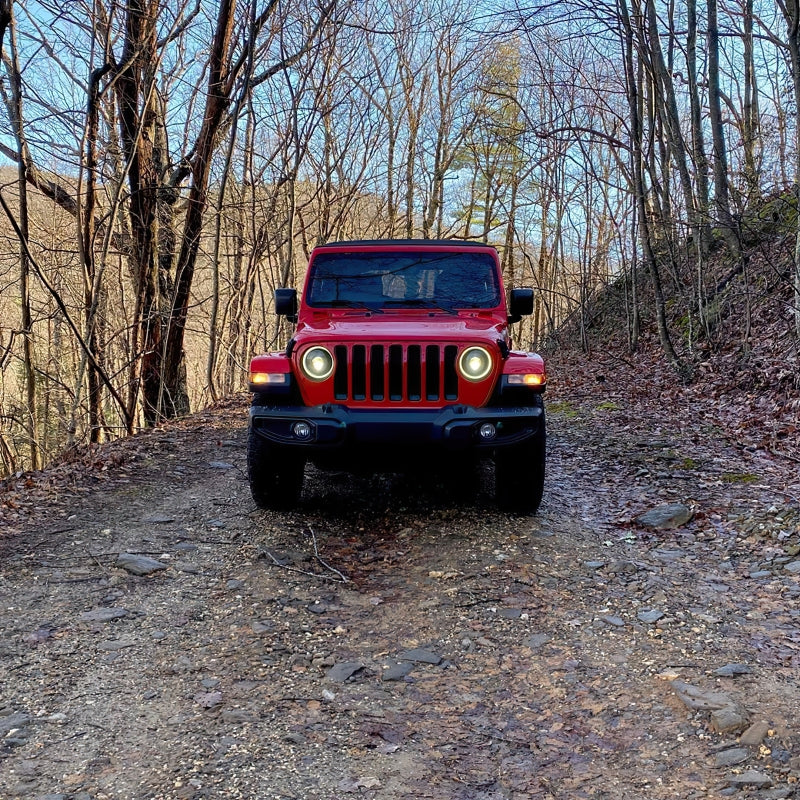 Load image into Gallery viewer, Oracle Jeep JL/Gladiator JT Oculus Bi-LED Projector Headlights - Amber/White Switchback SEE WARRANTY
