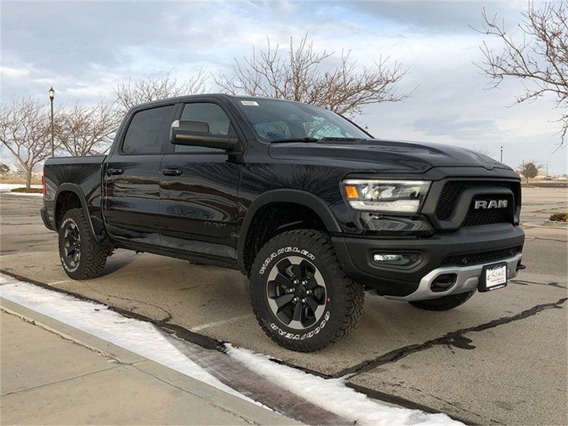 Load image into Gallery viewer, Tuff Country 19-23 Ram 1500 Rebel 4wd 2.5in Level Kit Frt w/Uni-Ball Upper Control Arms (No Shocks)
