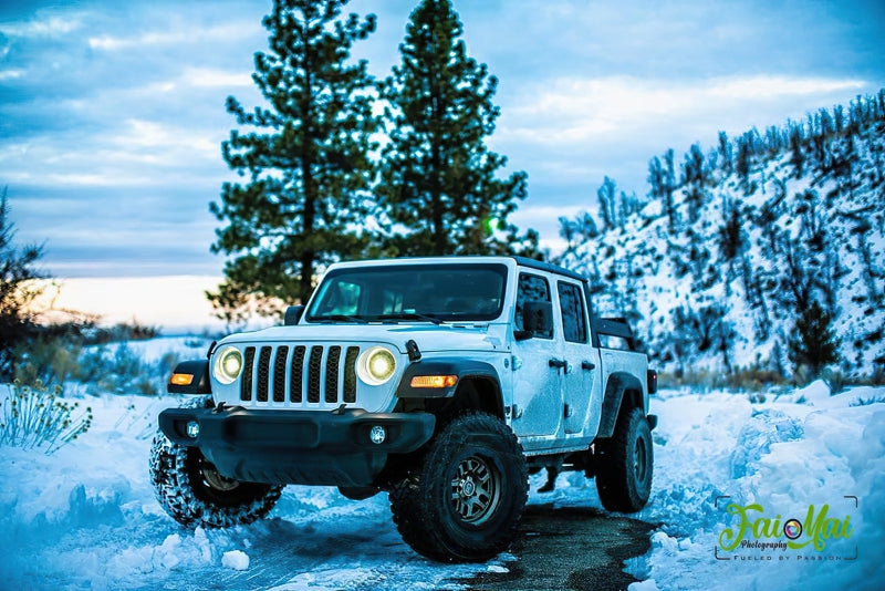 Load image into Gallery viewer, Oracle Oculus Bi-LED Projector Headlights for Jeep JL/Gladiator JT - Matte Blk - 5500K SEE WARRANTY
