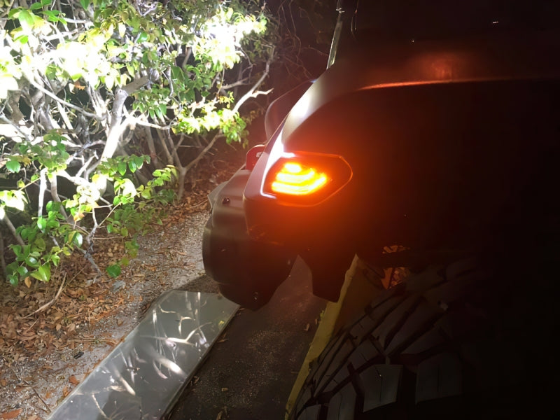 Load image into Gallery viewer, Oracle Jeep Wrangler JL Smoked Lens LED Front Sidemarkers
