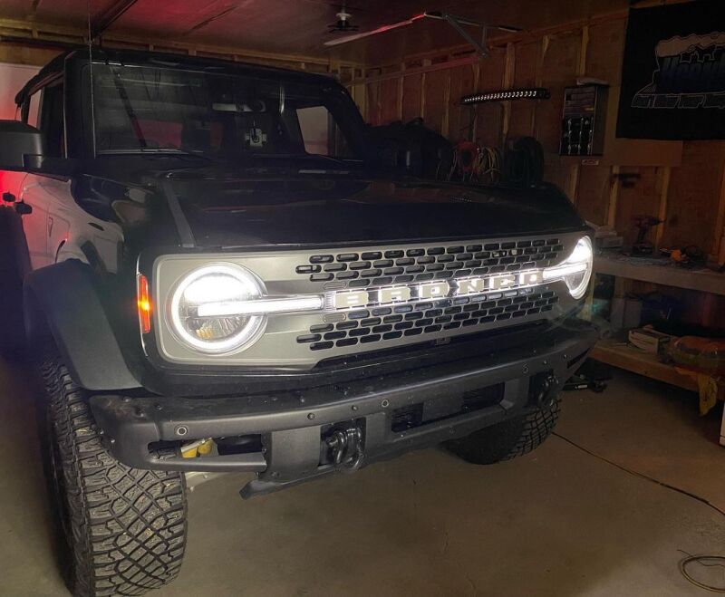 Load image into Gallery viewer, ORACLE Lighting Universal Illuminated LED Letter Badges - Matte Wht Surface Finish - C
