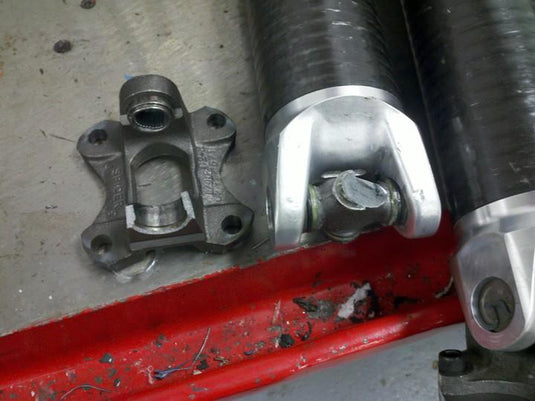 DSS Chevrolet Camaro 2012+ ZL1 Automatic 3-3/8in Carbon Fiber Shaft GMCAZL1-A-C