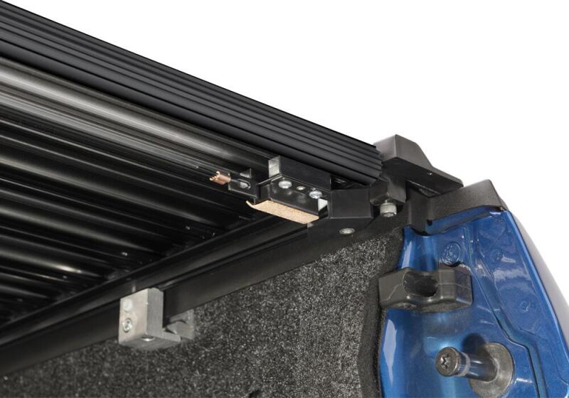 Load image into Gallery viewer, Retrax 21-24 Ford F-150 IX Manual Retractable Tonneau Cover Super Cab - 6.5ft Bed
