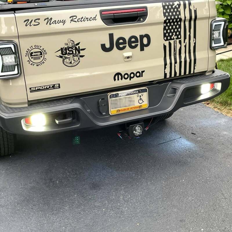 Load image into Gallery viewer, Oracle Rear Bumper LED Reverse Lights for Jeep Gladiator JT - 6000K SEE WARRANTY
